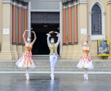 Escola de Dança do Teatro Guaíra se apresenta no Parque São Lourenço neste sábado 
