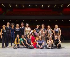 Aula de dança - dia internacional das mulheres 2023