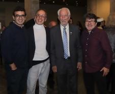 No Teatro Guaíra, em Curitiba, pela primeira vez no Brasil, a Companhia Nacional de Canto e Dança Śląsk, da Polônia, se apresentou ao lado do Balé Teatro Guaíra e do Grupo Polônes do Paraná Wisła. 