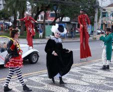 Festa de recepção antes do início do espetáculo no palco 