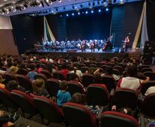 Concerto didático em Pinhais para rede municipal