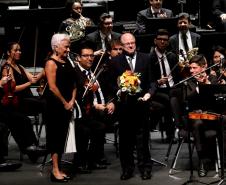 Maestro da Sinfônica do Paraná, Tibiriçá recebe título de Doutor em Música por Notório Saber