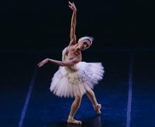 O espetáculo contará com a participação especial de Ana Botafogo e dos convidados Cícero Gomes e Juliana Valadão, primeiros bailarinos do Theatro Municipal do Rio de Janeiro
