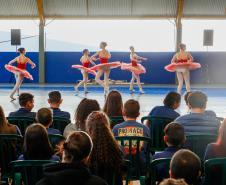 Grupo de dança EDTG se apresenta em escolas