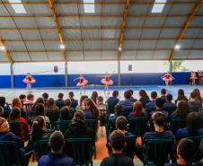 Grupo de dança EDTG se apresenta em escolas