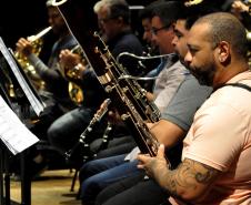 Ensaio da Orquestra e cantores no Guairão