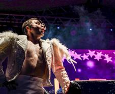 Apresentação do tributo a Elton John, por Rafael Dentini