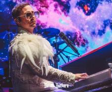 Apresentação do tributo a Elton John, por Rafael Dentini