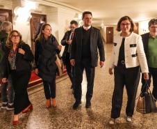 Visita do governador e comitiva da Cultura em Paris, na França