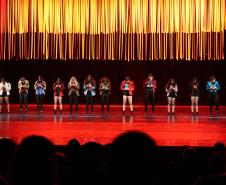 "Crisálida": obra da Escola de Dança do Guaíra faz analogia às transformações da vida humana