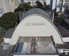 Obra na coberturado teatro