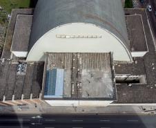 Obra na coberturado teatro