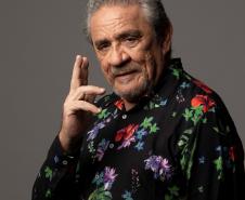Zé Ramalho posando para foto