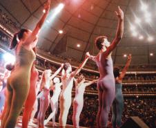 Balé Teatro Guaíra em O Grande Circo Místico, em 1983