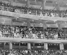 Guairão recebe público antes de estar concluído