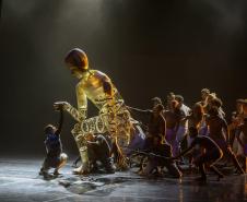 Balé Teatro Guaíra na coreografia "Castelo"
