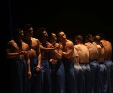 Companhia Balé Teatro Guaíra em apresentação de Castelo
