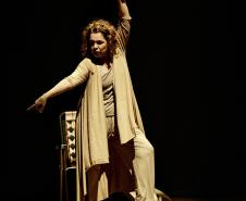 Isabel Teixeira interpretando Jandira 