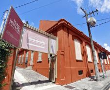 Fachada do Teatro José Maria Santos, que faz parte do Centro Cultural Teatro Guaíra