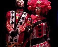 Espetáculo teatral Alice no país das maravilhas