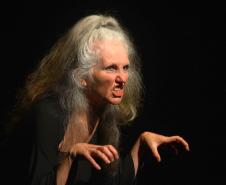 Katia Horn, com Iliada canto 13, da Cia Iliadahomero de Teatro 