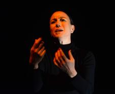 Patricia Reis Braga, em Ilíada canto 22, da Cia Iliadahomero de Teatro