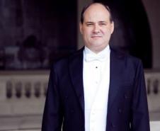 Maestro Claudio Cruz