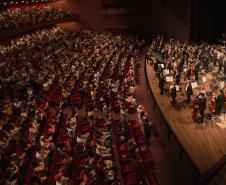 Apresentações de Abertura da Orquestra Sinfônica do Paraná lotam o auditório nos dois dias de concerto. 