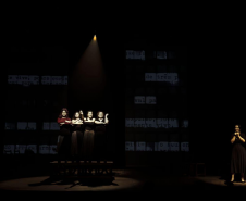 FESTIVAL DE CURITIBA | Turbulento e intenso, “Daqui Ninguém Sai” quer fazer de Dalton Trevisan um escritor mais lido