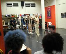 Ensaio do espetáculo  "Gregor - uma jornada patética" pela G2 Cia de Dança Teatro Guaíra  
