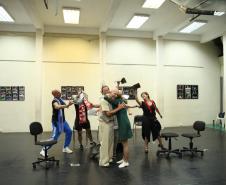 Ensaio do espetáculo  "Gregor - uma jornada patética" pela G2 Cia de Dança Teatro Guaíra  