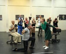 Ensaio do espetáculo  "Gregor - uma jornada patética" pela G2 Cia de Dança Teatro Guaíra  
