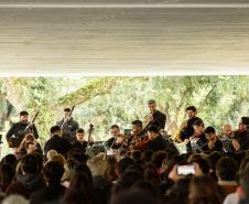 Concerto da Orquestra Sinfônica do Paraná no Museu Oscar Niemeyer é sucesso de público