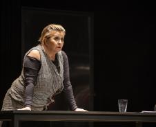 "Nebulosa de Baco" da Cia.Stavis-Damaceno chega ao teatro Guaíra