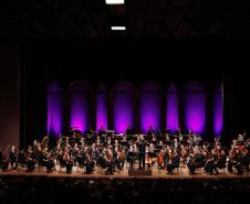 Com regência do holandês Vincent de Kort, Orquestra Sinfônica do Paraná encanta Curitiba
