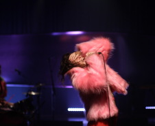 Uyara Torrente lança show-cênico com músicas inéditas no Teatro Guaíra