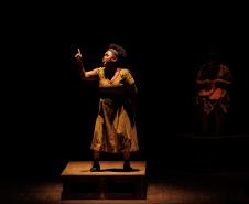 Daqui Ninguém Sai Teatro de COmédia do Paraná