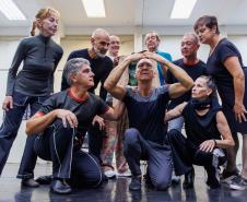Elenco de “Gregor – uma odisseia patética”, nova peça do G2 que estreia nesta semana