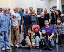 Equipe de “Gregor – uma odisseia patética”, nova peça do G2 que estreia nesta semana