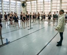 Ex-aluna do Guaíra, primeira bailarina do Philadelphia Ballet retorna para aula especial