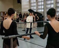 Ex-aluna do Guaíra, primeira bailarina do Philadelphia Ballet retorna para aula especial