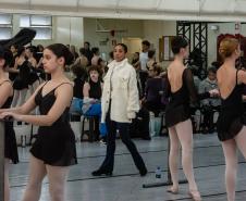 Ex-aluna do Guaíra, primeira bailarina do Philadelphia Ballet retorna para aula especial