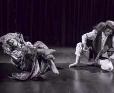 Ave Lola leva Shakespeare ao Guairinha em temporada beneficente