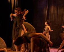 Companhia curitibana EF Jazz estreia “Corpo Seco” no palco do Guairinha