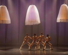 ALGO/RITMO: novo espetáculo da Escola de Dança Teatro Guaíra  lotou todas as sessões. 
