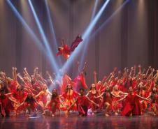 ALGO/RITMO: novo espetáculo da Escola de Dança Teatro Guaíra  lotou todas as sessões. 