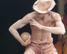Teatro Guaíra oferece curso gratuito para artistas das artes cênicas