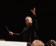 Casa cheia: Orquestra Sinfônica do Paraná emociona com obras de Strauss e convidados internacionais no Guairão