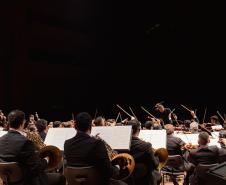 Casa cheia: Orquestra Sinfônica do Paraná emociona com obras de Strauss e convidados internacionais no Guairão