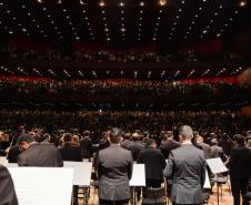 Casa cheia: Orquestra Sinfônica do Paraná emociona com obras de Strauss e convidados internacionais no Guairão